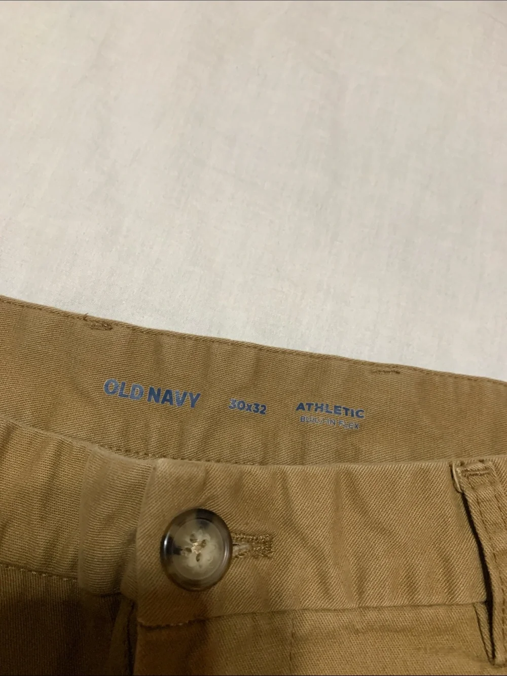 Old Navy Men's Chino Pants in Tan Brown